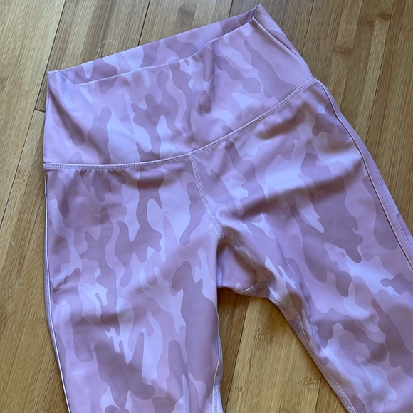 Buff Bunny Leggings - Picture 5 of 7
